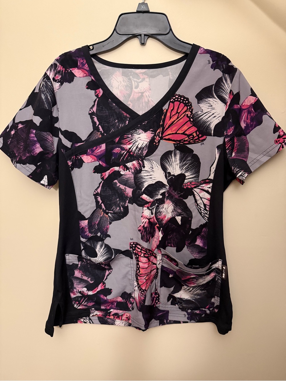 Floral Butterfly Print V-Neck Scrub Top - Black & Pink